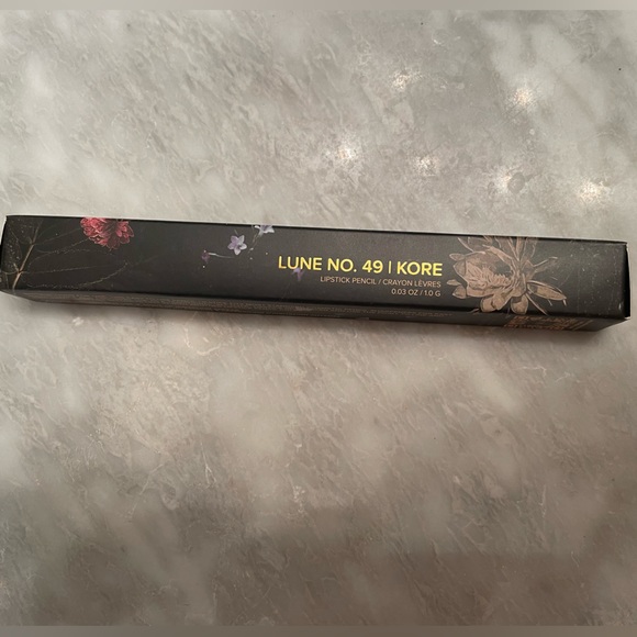 MOONLIT BY MIKAELA
Lune No. 49 Lip Liner - Picture 3 of 3